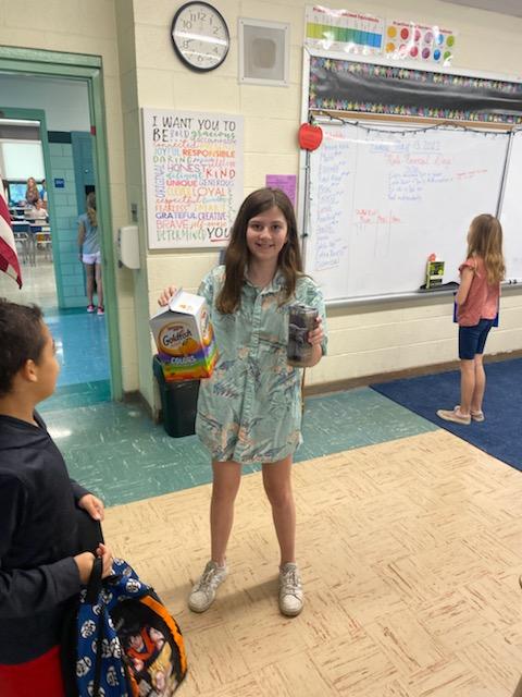 NorthWilm's tweet photo. Today was role reversal day in Room 200! The teacher was the student, the students were the teacher๐คฃ What??? Mr. L even went to PE! #community #thebackpack #thegoldfish #dlangz4prez https://t.co/sdiSFO8E8f