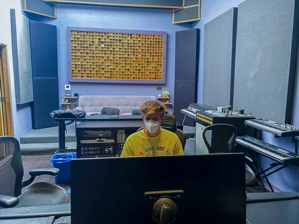 BreweryStudio's tweet photo. Today and Saturday are the last days to book a session with our Spring Sale special! Use the code "SPRING22" to get 15% off a session with any of the engineers!
Ends this Sunday, so get to it!
#musicengineer #recordingstudio #musicproducer #recordingstudionyc #recordingstudiola https://t.co/6hGoO3FItq