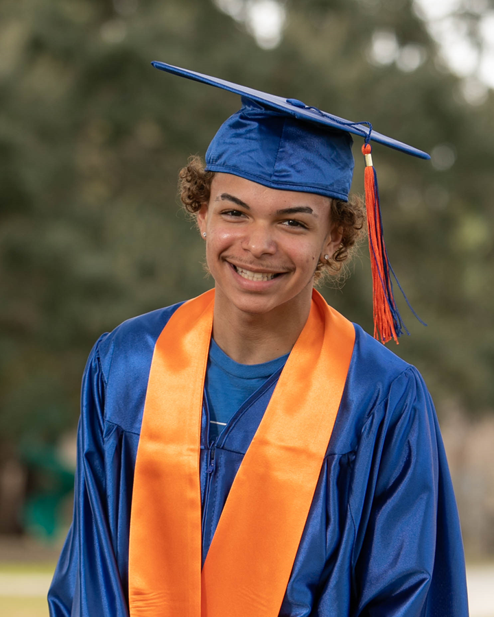 AltEd_OCPS's tweet photo. Congratulations Elijah!!! #AltEdGrads #OCPSAltEdRocks #ReThinkAltEd #SimonYouthAcademy https://t.co/NrwUZHDhhf