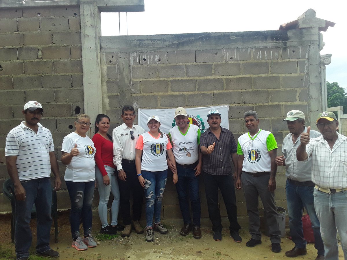 Cem_Torres_of's tweet photo. #13Mayo | En #Torres  seguimos trabajando sin descanso, este 13,14 y 15 invitamos a toda la militancia adeca a inscribirse o al recenso de nuestro Glorioso partido #AcciónDemocrática 

Sec General y Concejal @JohanagMora 

Sec Organización @NAVB1971 

¡Valor y Pa' lante! https://t.co/E81UF0T5OR