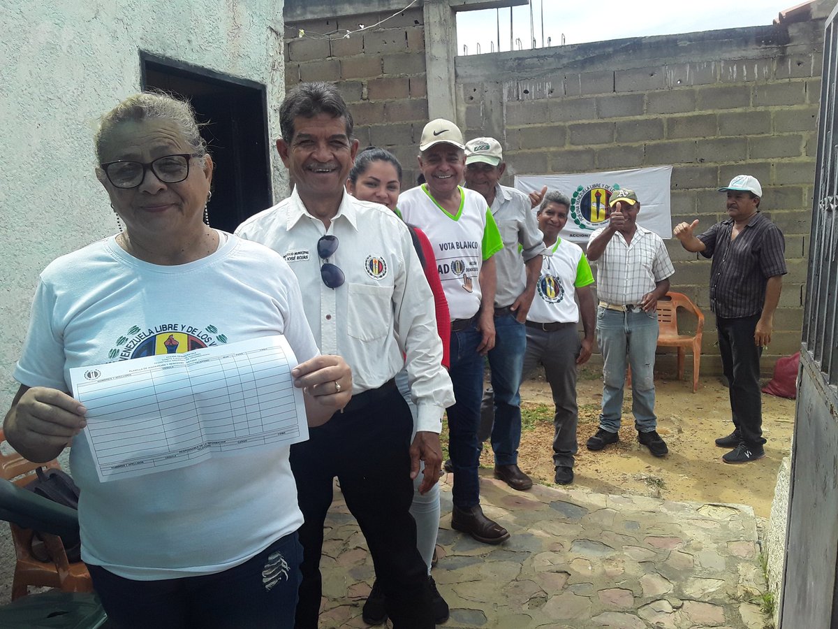 Cem_Torres_of's tweet photo. #13Mayo | En #Torres  seguimos trabajando sin descanso, este 13,14 y 15 invitamos a toda la militancia adeca a inscribirse o al recenso de nuestro Glorioso partido #AcciónDemocrática 

Sec General y Concejal @JohanagMora 

Sec Organización @NAVB1971 

¡Valor y Pa' lante! https://t.co/E81UF0T5OR