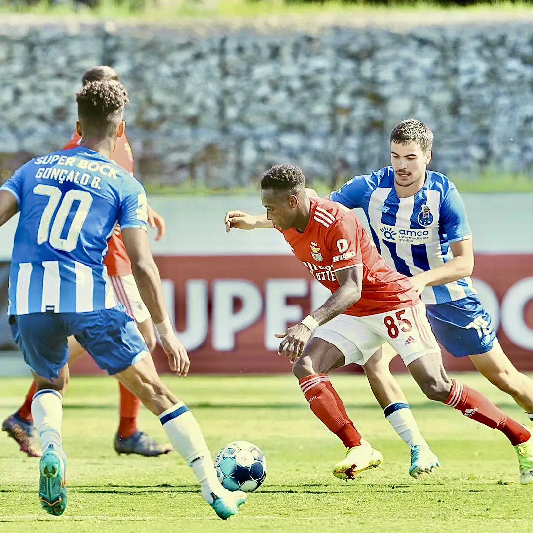 slbenficabb's tweet photo. Craque Umaro Embaló, depois de muito falado sobre a dispensa, respondeu com uma ótima exibição frente ao FC Porto B. https://t.co/kQE1chYQ3p