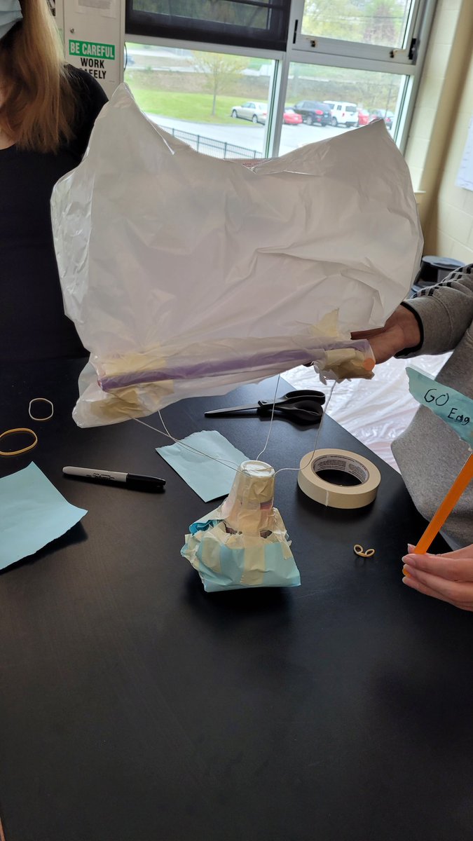 JVPhysics's tweet photo. Gave my physics students 40 mins to design and build a contraption that would protect an egg from breaking.   Here are a few of the cool designs they came up with. #iteachphysics #eggdrop https://t.co/JZ9v0ruBHt