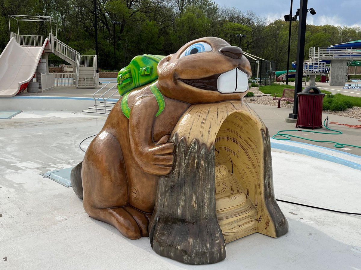 cityofames's tweet photo. The makeover was a success! Our friend the beaver came back yesterday all refreshed and ready for the swimming season at Furman Aquatic Center! Opening day is May 28! Get pool schedule information here: https://t.co/uiD1kjQEJm
#swimmingseason #splashpool #summerfun #ParksandRec https://t.co/TTHG0Nagp9