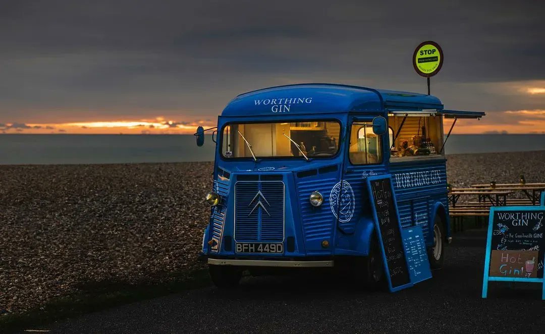 WorthingGin's tweet photo. Thank you!
Sharing this wonderful image via @tazsp (via Instagram) who spent a lovely late afternoon strolling along Worthing prom. It's a happy place to be.
https://t.co/815c0siIyZ
#lovelocal #neverstopginning #ginspiration #ihopeyouhavebeenginspired #newbatchgin #timeforgin https://t.co/DsZa2uSsMn