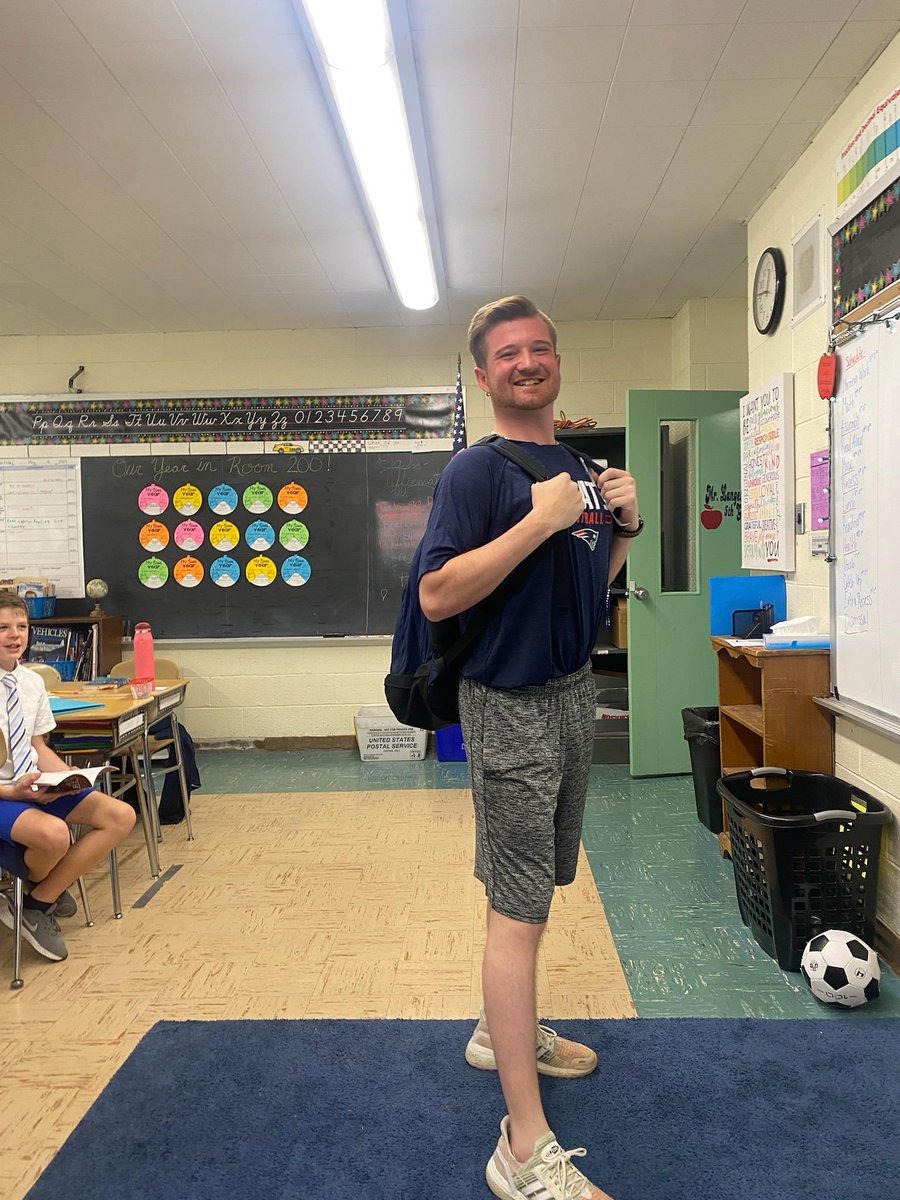 NorthWilm's tweet photo. Today was role reversal day in Room 200! The teacher was the student, the students were the teacher๐คฃ What??? Mr. L even went to PE! #community #thebackpack #thegoldfish #dlangz4prez https://t.co/sdiSFO8E8f