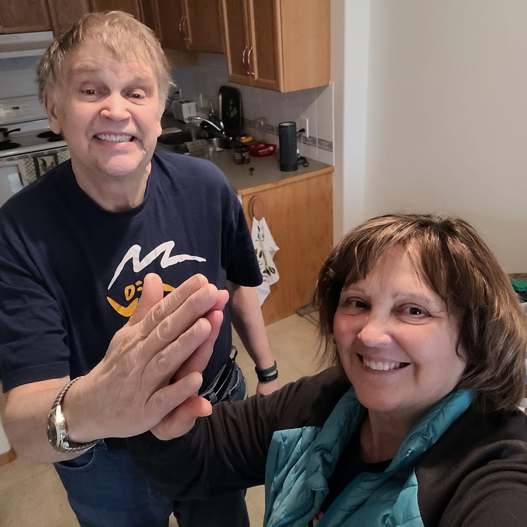 SpecialOAlberta's tweet photo. High five it's Friday and our PEAK Program is back. PEAK athletes support each other in reaching their goals as they complement their in-person sports training with weekly virtual sessions! 🙏

Join the fun FOR FREE today: https://t.co/ISxK479GJW https://t.co/sLof3Q7jQn