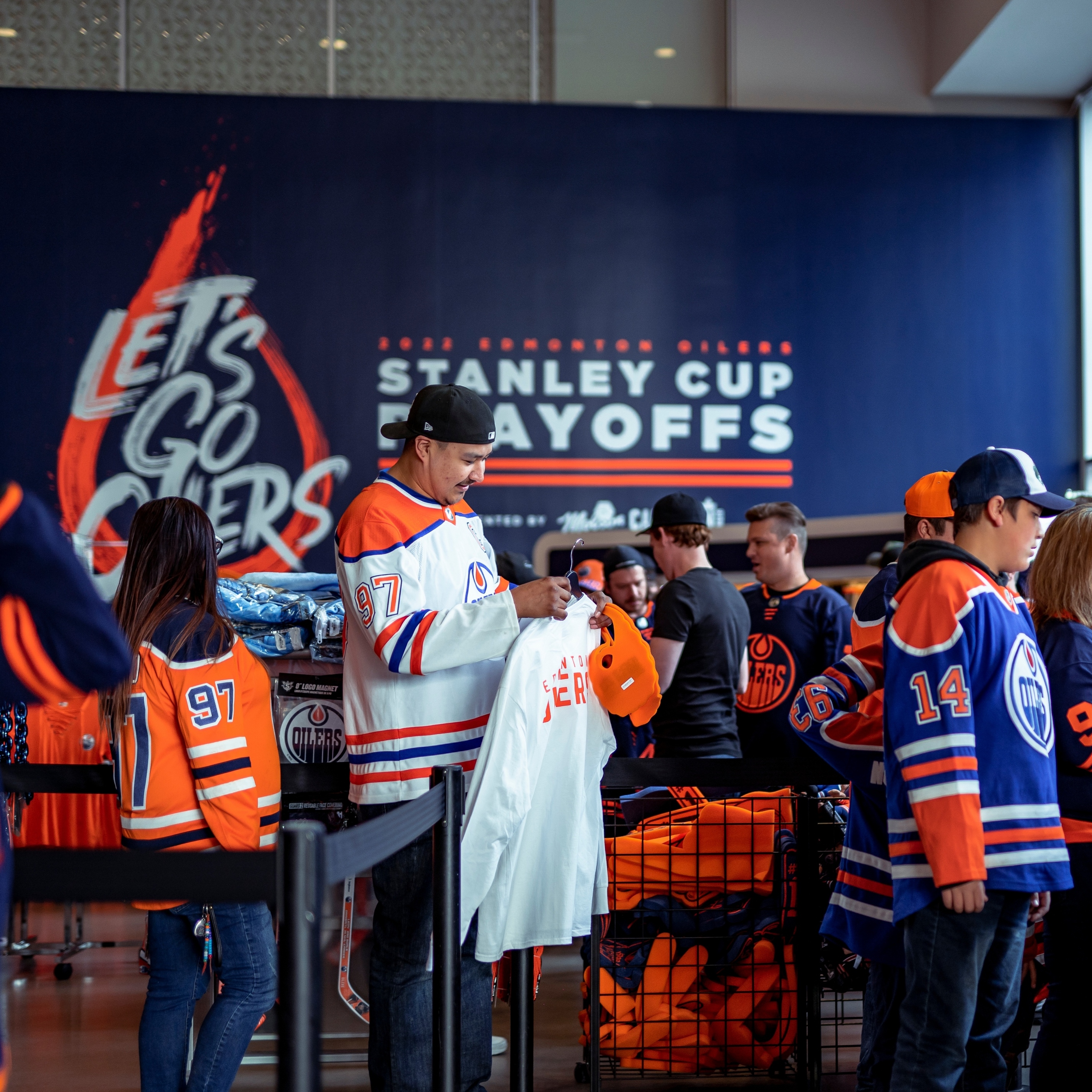 Edmonton Oilers - The #Oilers Store's pop-up shop in ROGERS PLACE's Ford  Hall will be open Tuesday through Friday this week starting at noon! Our  Kingsway Mall location will also be open
