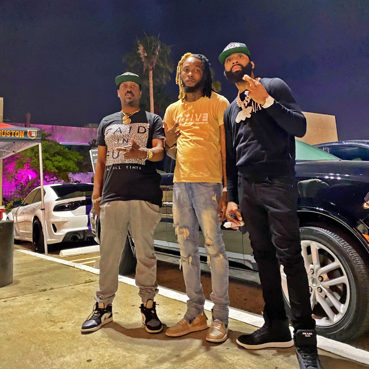 _HotBizzle's tweet photo. I Fuck With The Mob and I Got Ties , Knock You Off To Pay They Ties #MobTiesBusiness @jprincejr @mobtiesoriginalog  #RapALotRecords https://t.co/Hnro4UbMqG