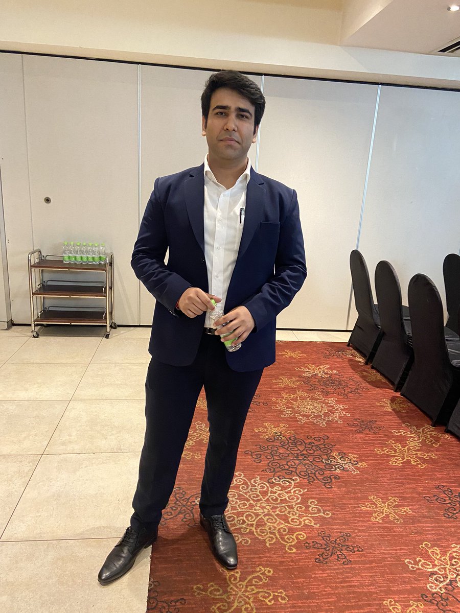 Roopansh_Utssa's tweet photo. #Utssa
Client meet in Delhi 📈 https://t.co/BAYx3oAMde