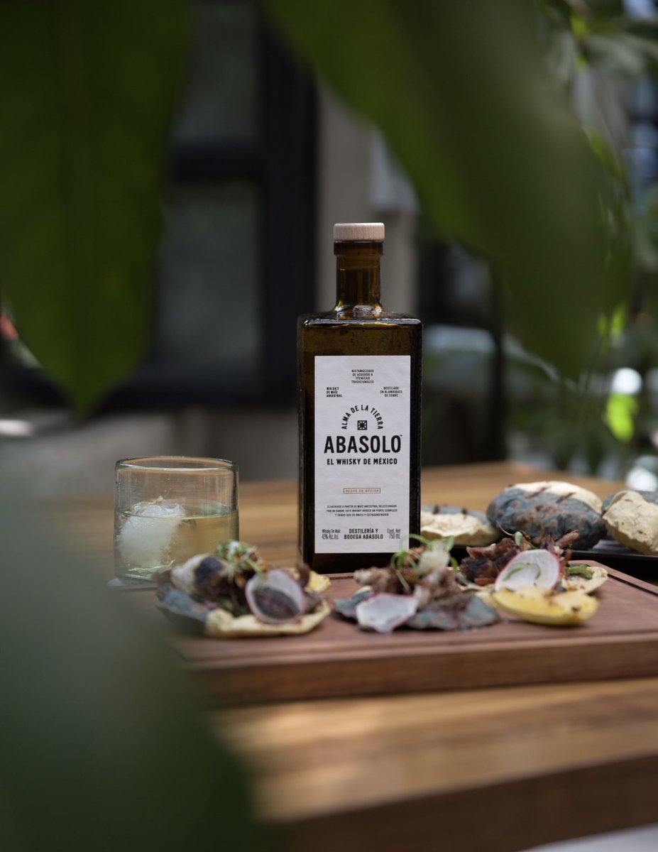 HOTBOOKmagazine's tweet photo. Si te gusta el whisky, ¡prueba la mejor propuesta gastronómica con la Ruta del Maíz! #ruta #maiz #abasolo #HOTguide #experience #HOTBOOK #whisky https://t.co/Wz7OIP7Yop https://t.co/k6CW77VQLW