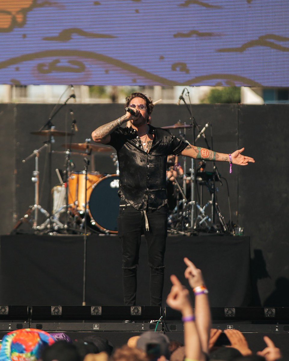 calivibesfest's tweet photo. Andy, our hearts are broken 💔 We were inspired by your talent &amp; uplifted by your soul &amp; swagger. It’s with a heavy heart that we offer our thoughts &amp; prayers to your family, band mates, loved ones &amp; your loyal fans. Love from all of us at Cali Vibes Fest #AndyJChaves @Katastro https://t.co/svFbubXEPp