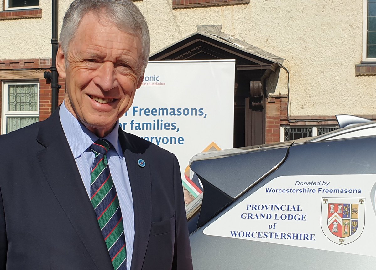 rwbrobob's tweet photo. One of my last and very satisfactory tasks as their Head, on behalf of the Freemasons of Worcestershire, to present a fully equipped car to Mark Heesom of the charity Arrive Alive for use by the Vale of Evesham Community First Responders @WorcsMasons @Arrive_AliveUK #Freemasonry https://t.co/Ol0XACXIOw