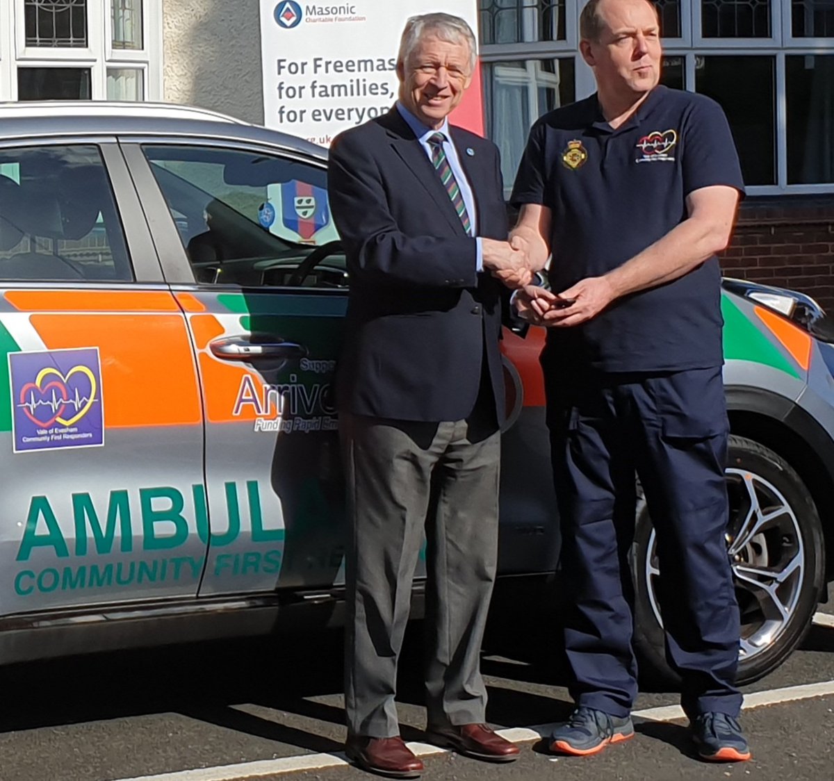 rwbrobob's tweet photo. One of my last and very satisfactory tasks as their Head, on behalf of the Freemasons of Worcestershire, to present a fully equipped car to Mark Heesom of the charity Arrive Alive for use by the Vale of Evesham Community First Responders @WorcsMasons @Arrive_AliveUK #Freemasonry https://t.co/Ol0XACXIOw