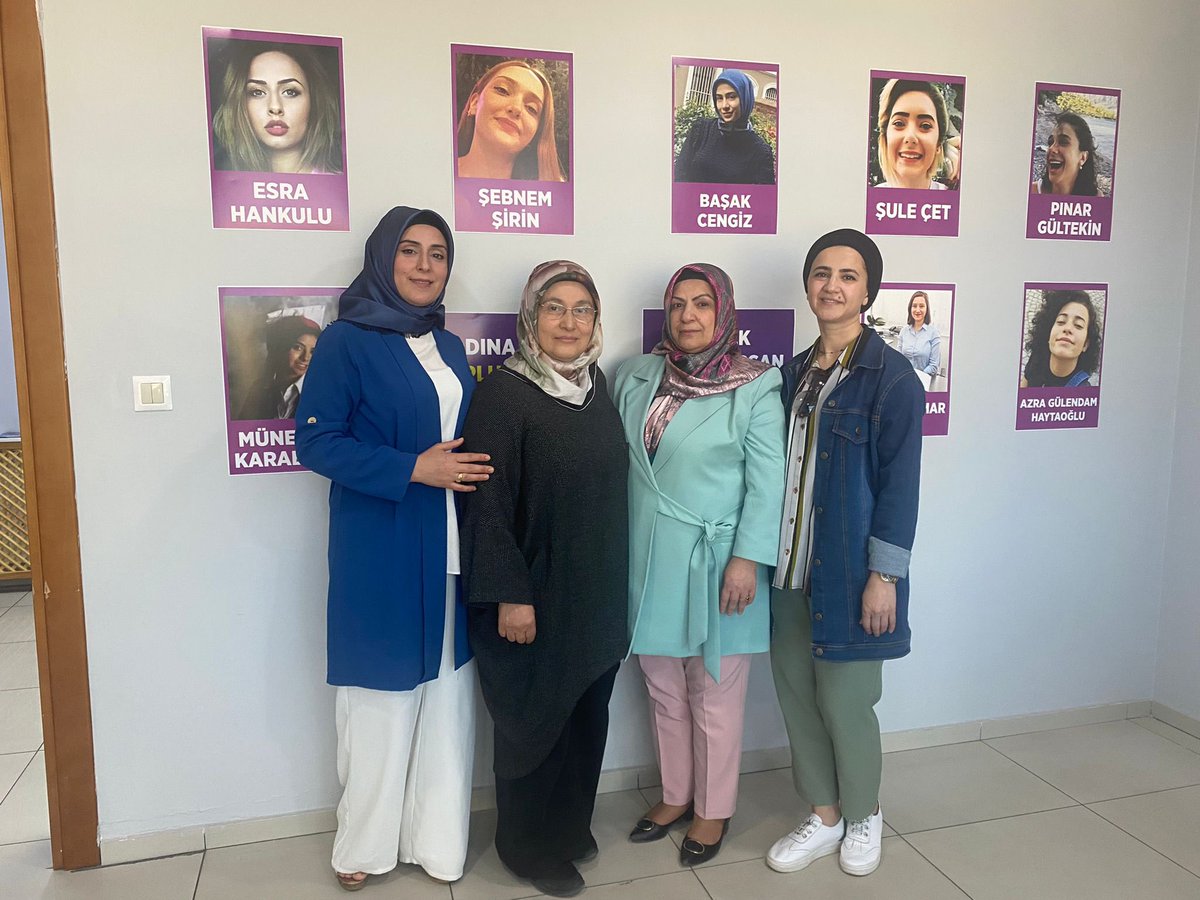 DevaDbakirKadin's tweet photo. @yenisehrdevakdn Yenişehir ilçe kadın politika başkanı ve @MhgMihrican Bağlar ilçe kadın politika başkanı ile aylık program çalışmaları toplantısı düzenlendi @CihanUlsen @diyarbakirdeva @devapartisi @elifesendeva #devakadında https://t.co/rNFqMQVetv