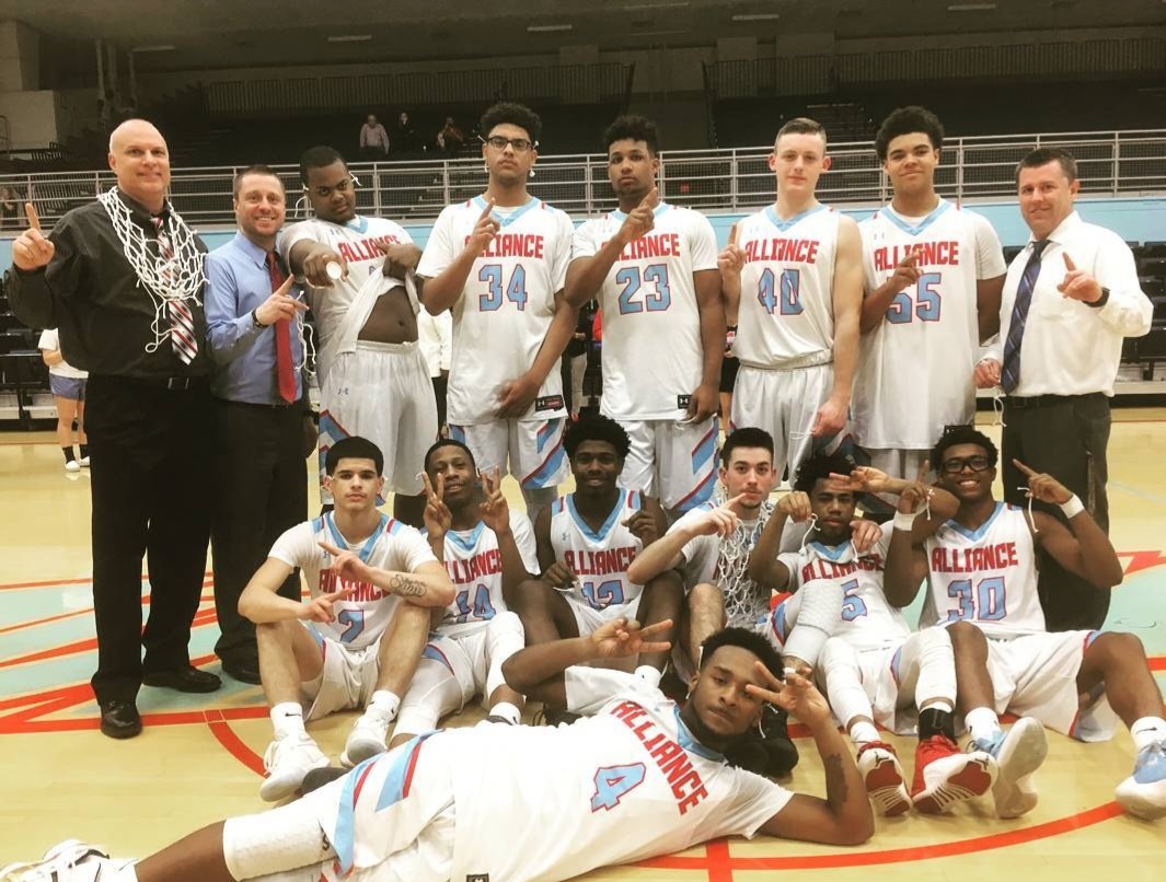 CoachLong15's tweet photo. Earlier this week I made the tough decision to step away from coaching hoops at AHS after 7 yrs. Blessed to be apart of 4 league titles, two 20+ win seasons &amp; 2 trips to districts....but more importantly for the life-long memories &amp; bonds that were made along the way!
#RepThatA https://t.co/gEbFcDMrqi