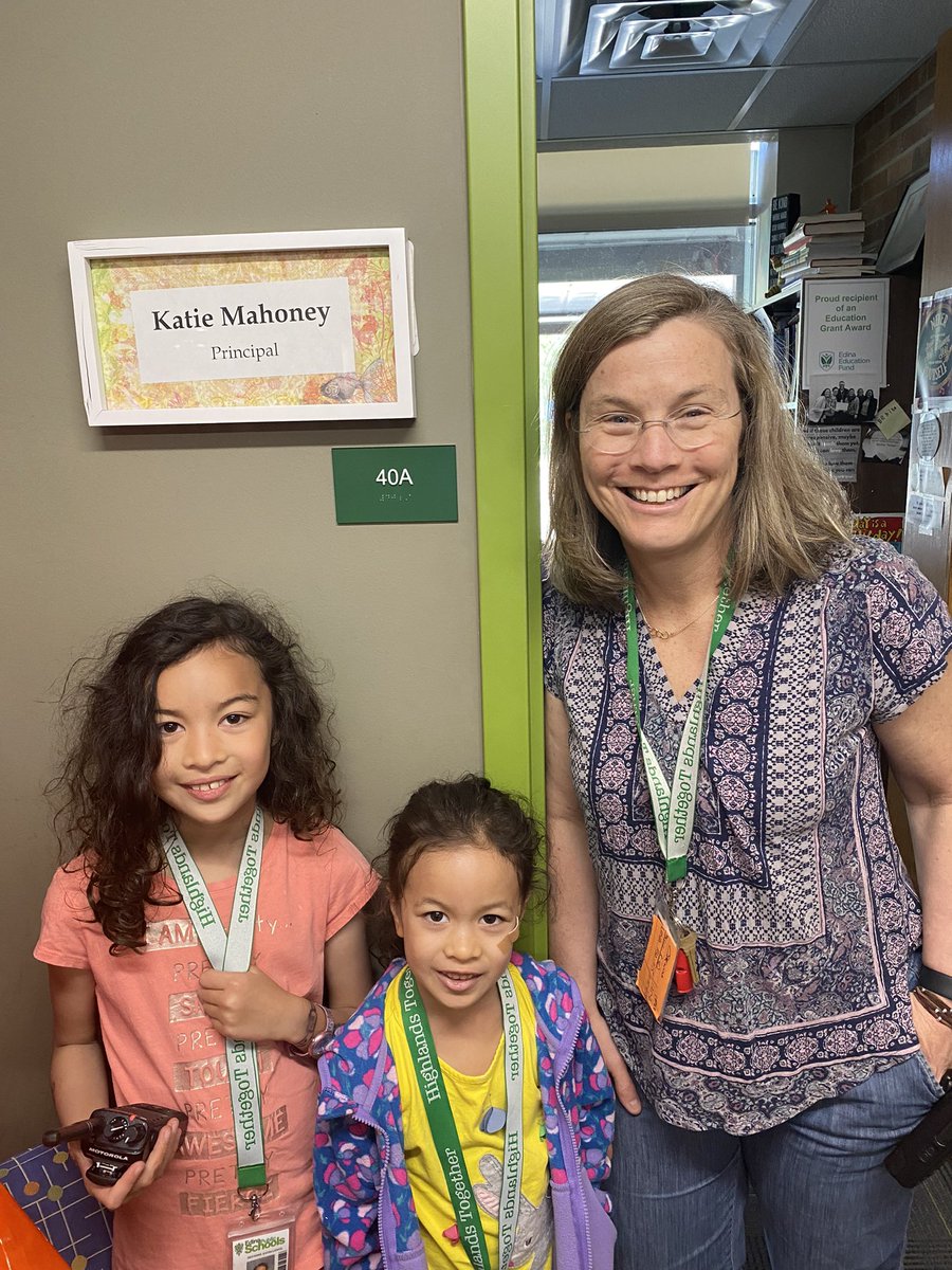 Highlands_ELEM's tweet photo. Principal for the day!! @PTOHighlands @edinaschools https://t.co/PQ0OIJjFnh