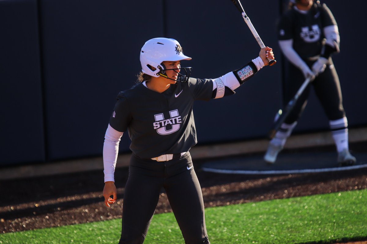 USUSoftball's tweet photo. Thank you, @sydneesmith 💙🤘

#AggiesAllTheWay https://t.co/JnNXZiVXfs