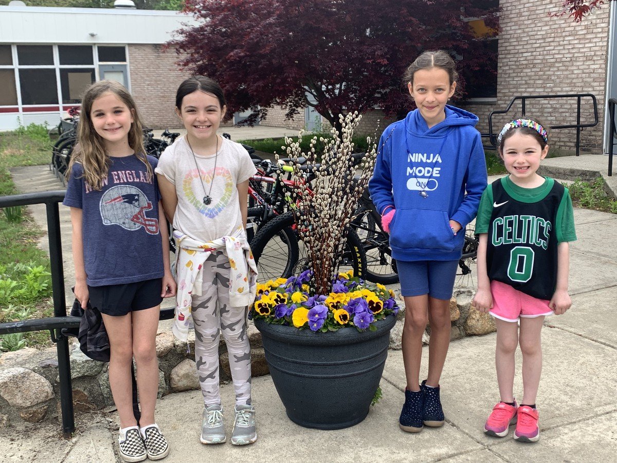 feshingham's tweet image. Blue skies, bright sunshine and this week's Foster's Finest. What could be better?