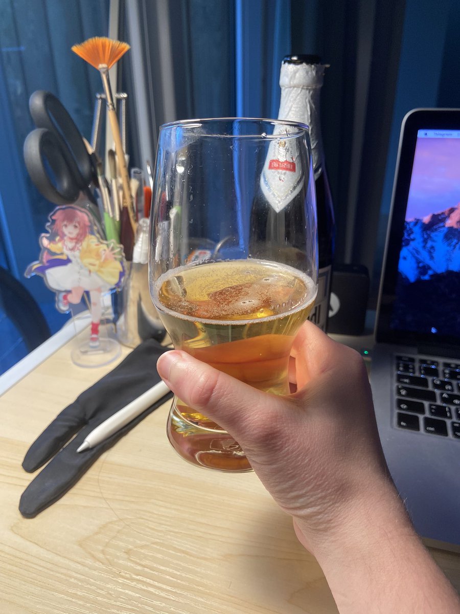 angeladrache's tweet photo. Cheers! Congratulate myself on a successful first week at new job! I’m Junior 2D Artist now at cool outsourcing studio ❤️ https://t.co/3efXYyjpiO