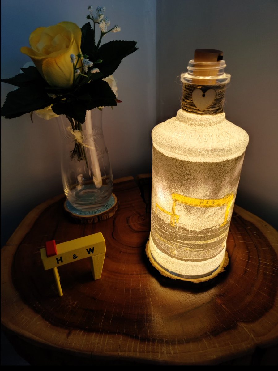 How good do these little lamps look? Is there a better collaboration of artwork on highly sought after Gin bottles that are upcycled?
<a href="/BelfastHourNI/">#BelfastHour</a> <a href="/JawboxGerry/">JawboxGerry</a> <a href="/CamlakeCanvas/">Camlake Canvas</a> <a href="/peterlennon1/">Peter Lennon Photography</a> <a href="/pcarlin70/">Paul carlin</a> <a href="/artonatin/">Art On A Tin</a> <a href="/jgphotoni/">Julie Gibson</a> <a href="/DitchWeasel/">Support Local - Northern Ireland</a> <a href="/jimnoakes/">James Noakes</a> <a href="/herobelfast/">johnny hero</a> @jerrylangradio