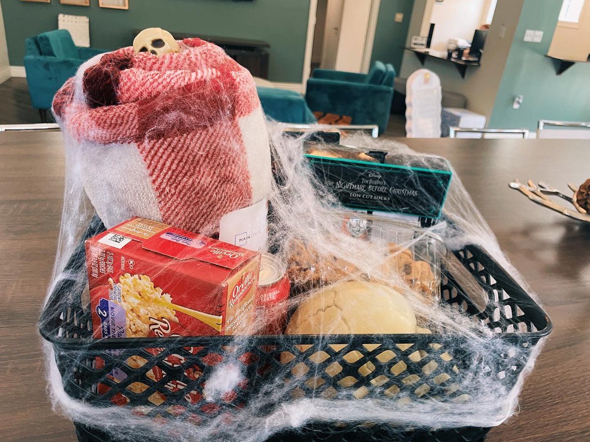 SeminoleTrails_'s tweet photo. 👻 FRIDAY THE 13th GIVEAWAY 👻

Feeling the Halloween spirit?? Find out how to win our Friday the 13th giveaway basket? 💀

How To Enter:
- Like
- Tag your friends 🦇 
- Extra points for posting on your story &amp; tagging us!! 

Winner will be announced at 5 🥰

GOOD LUCK 🕷🕸 https://t.co/p7BfnJEd1B
