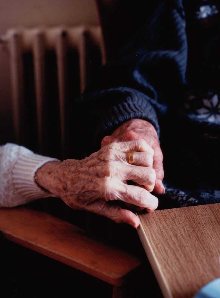 Sevmek çok güzel ama rastlarsan erbabına.