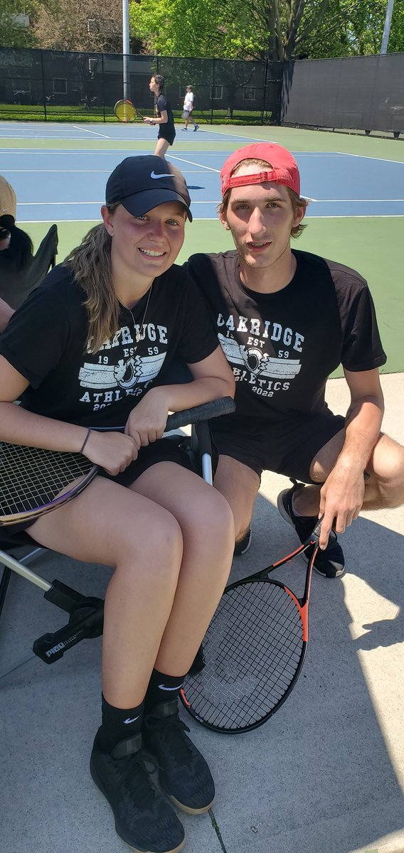 OakVisual's tweet photo. All 3 Oakridge doubles tennis teams are moving on to WOSSAA!! What an amazing group of young athletes. 👏 @Oakridge_SS https://t.co/VHJPBRcJWA