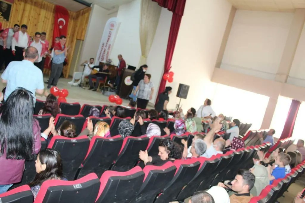 EskisehirHalk's tweet photo. Engelliler Haftası kapsamında, kurumumuzda “Asker Kına Yakma” törenimizi büyük bir coşku ve sevinçle gerçekleştirdik. Törenimizde emeği geçenlere ve bizleri yalnız bırakmayan konuklarımıza teşekkür ediyoruz. En büyük asker bizim asker!..
#EngellilerHaftasi 
#askerkinasi
#ohem https://t.co/ql62cAl4ck