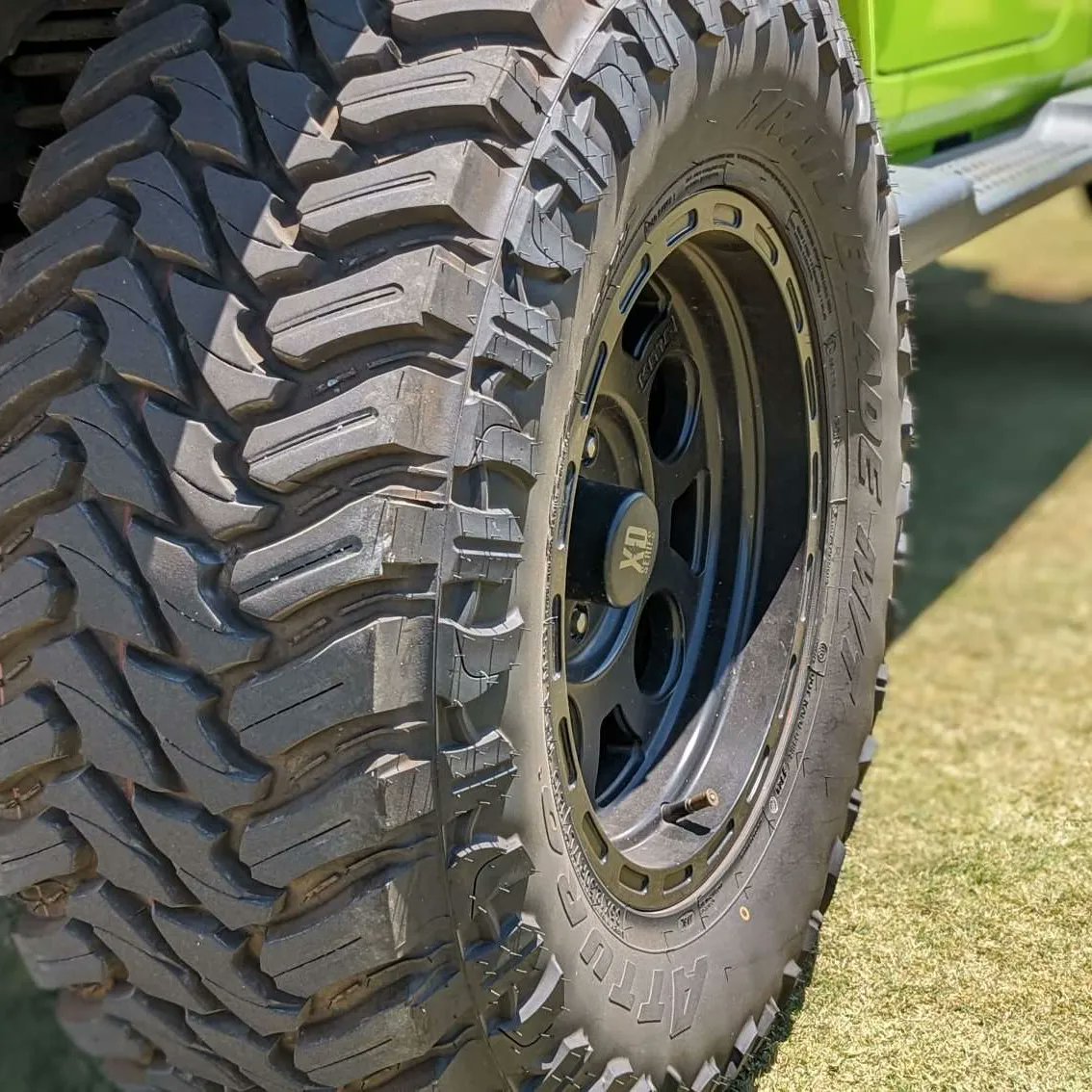 atturotires's tweet photo. "Atturo Green" is being represented here at Florida Jeep Jam 2022!
.
If you are here be sure to check out the obstacle course, sponsored in part by us, and get a picture with those green flags!
.
This Jeep Wrangler rocking the the 35x12.5R17 Trail Blade M/T's is looking SHARP! https://t.co/Fc5axQEg2m
