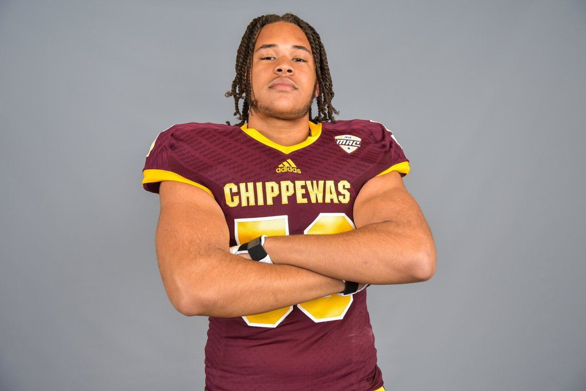 Beyond blessed to recieve my first official offer from <a href="/CMUFOOTBALL/">CMUFootball</a> #fireupchips🔥 <a href="/EL_Trojans_FB/">East Lansing Football</a> <a href="/CoachMurphy87/">Keith Murphy</a> <a href="/RisingStars6/">Rising Stars Academy</a>