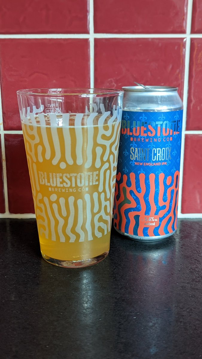 BragdyBoyd's tweet photo. What better way to see in the weekend than with a NEIPA from a Welsh brewery! 🏴󠁧󠁢󠁷󠁬󠁳󠁿

Saint Croix is a 5.6% ABV NEIPA from @bluestonebrewingco! It's everything you want from your NEIPA, great aromas, great colour &amp; great taste! 👍

Here's to a few more this weekend! 🍻 https://t.co/mRiMQFZUu5