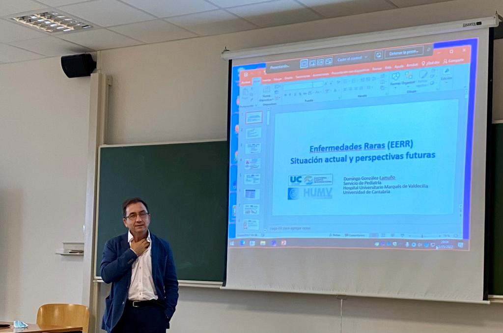 MadgsUC's tweet photo. 🚩Para finalizar la tarde, hablamos de 💊Enfermedades Raras, la situación actual y planes de futuro con Domingo Gonzalez-Lamuño🧑‍⚕️ https://t.co/XutZwfIQ93