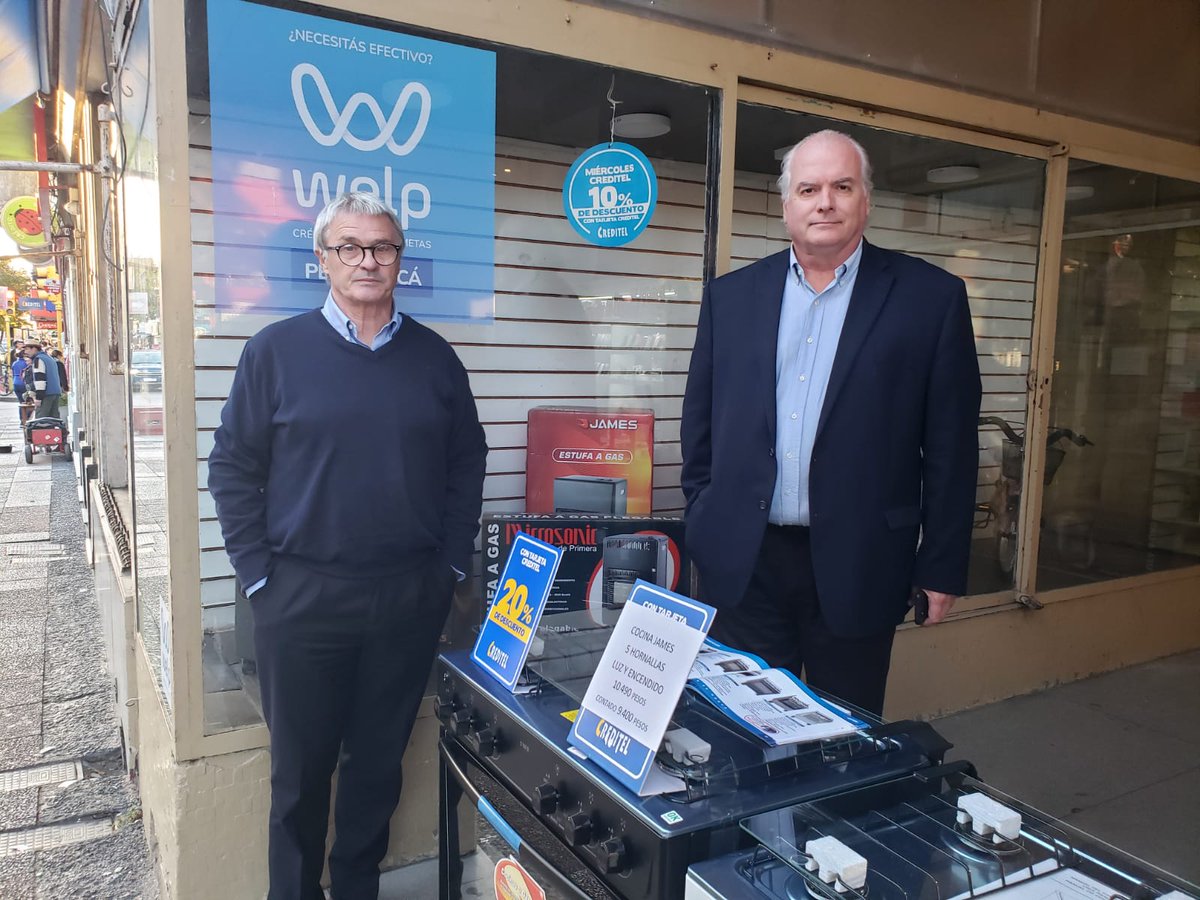 CamaraUY's tweet photo. Ayer estuvieron presentes en el @CCIFda autoridades de la @CamaraUY, entre ellos el Presidente Daniel Sapelli. Se visitó a algunos comercios e instalaciones de la ciudad.
Queremos destacar el reciente logro alcanzado: el Florida Cowork.

¡Felicitaciones y muchos éxitos Florida! https://t.co/v0XpDBSDvG