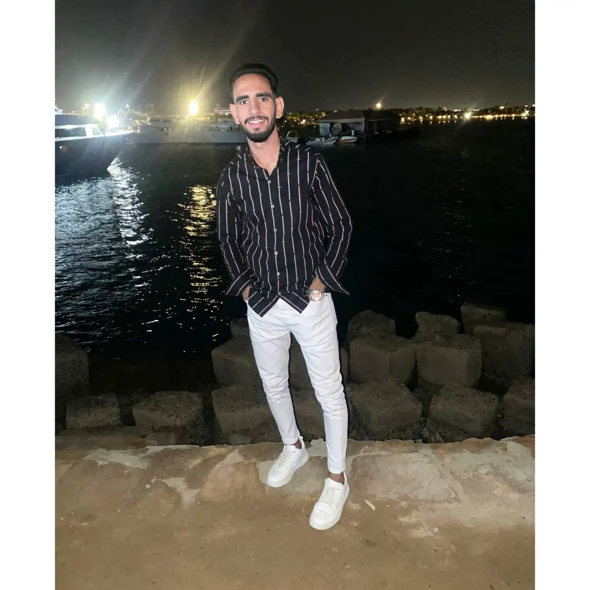 Elsoghayer_8's tweet photo. عقرب ف كتابتي..فبسم بدنكوا🖤🤍 https://t.co/Bjyexm3lZy