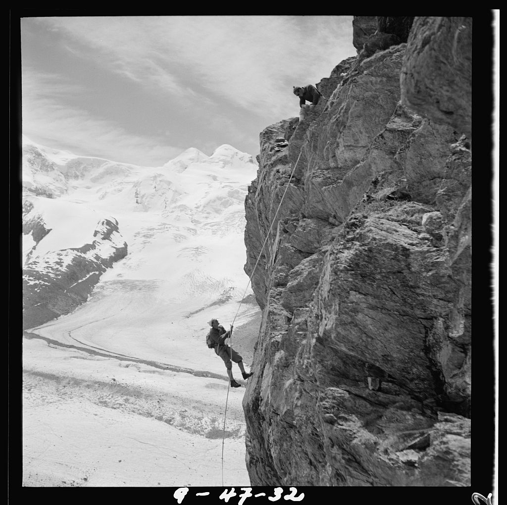 ClassSportsPix's tweet photo. Mountain climbers, Zermatt, Switzerland. Photo by Toni Frissell for Sports Illustrated, 1954. https://t.co/MAtrsQqcLp