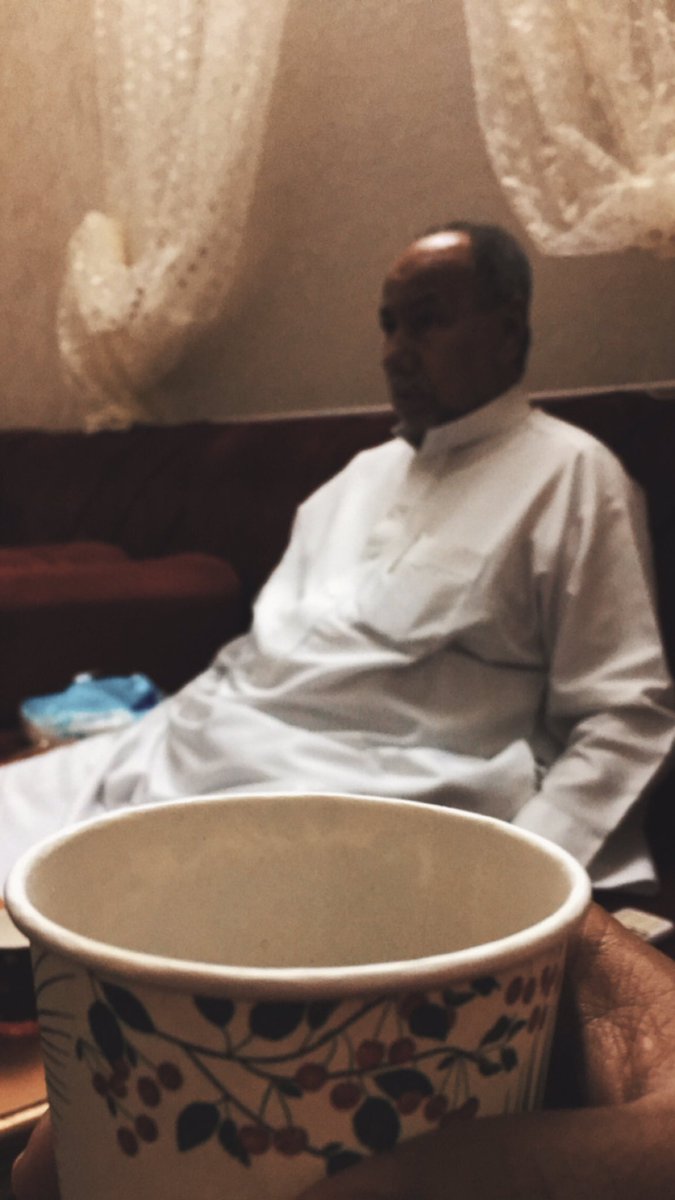 __ll1ll's tweet photo. الله ع كاسة شاهي وجليسٍ توده . https://t.co/QvNdJwDQRW