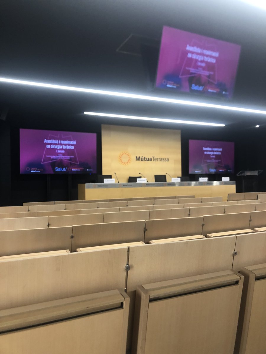 marc_bausili's tweet photo. Tancament de la 1a Jornada #Anestesia #Reanimacio en Cirurgia Toràcica. Un èxit i un orgull per la iniciativa, dedicació, qualitat, participació i, sobretot, per ser reflex de l’esperit i entusiasme d’aquest meravellós equip @Mutua_Terrassa https://t.co/KB5dUocIDG