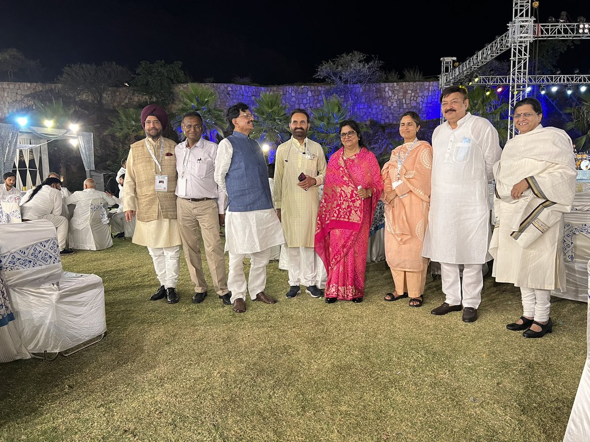 rajanipatil_in's tweet photo. Nav Sankalp Chintan Shibir 2022 at Udaipur.we stand united &amp; determined! @ambika1942 ji, @kumari_selja ji, @shaktisinhgohil ji, https://t.co/XW8Ww3Rp6i