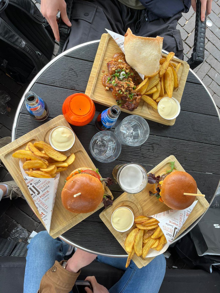 PlasmaLabsNFT's tweet photo. We’re eat- uhm.. working really hard on our next projects! 😌 

Have a good weekend #NFTCommunity ✌🏼 https://t.co/egZZpYe8gu