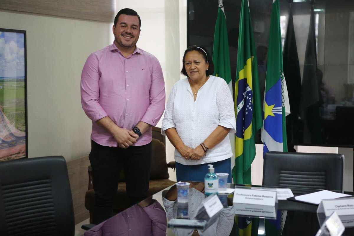 fatimabezerra's tweet photo. #Agenda 

Governadora recebe o prefeito de Rafael Fernandes, Bruno Anastácio, para dialogar sobre as demandas do município nas áreas da saúde, infraestrutura e recursos hídricos. 

📸Sandro Menezes
#EqupeFB https://t.co/bc71LPx2z1