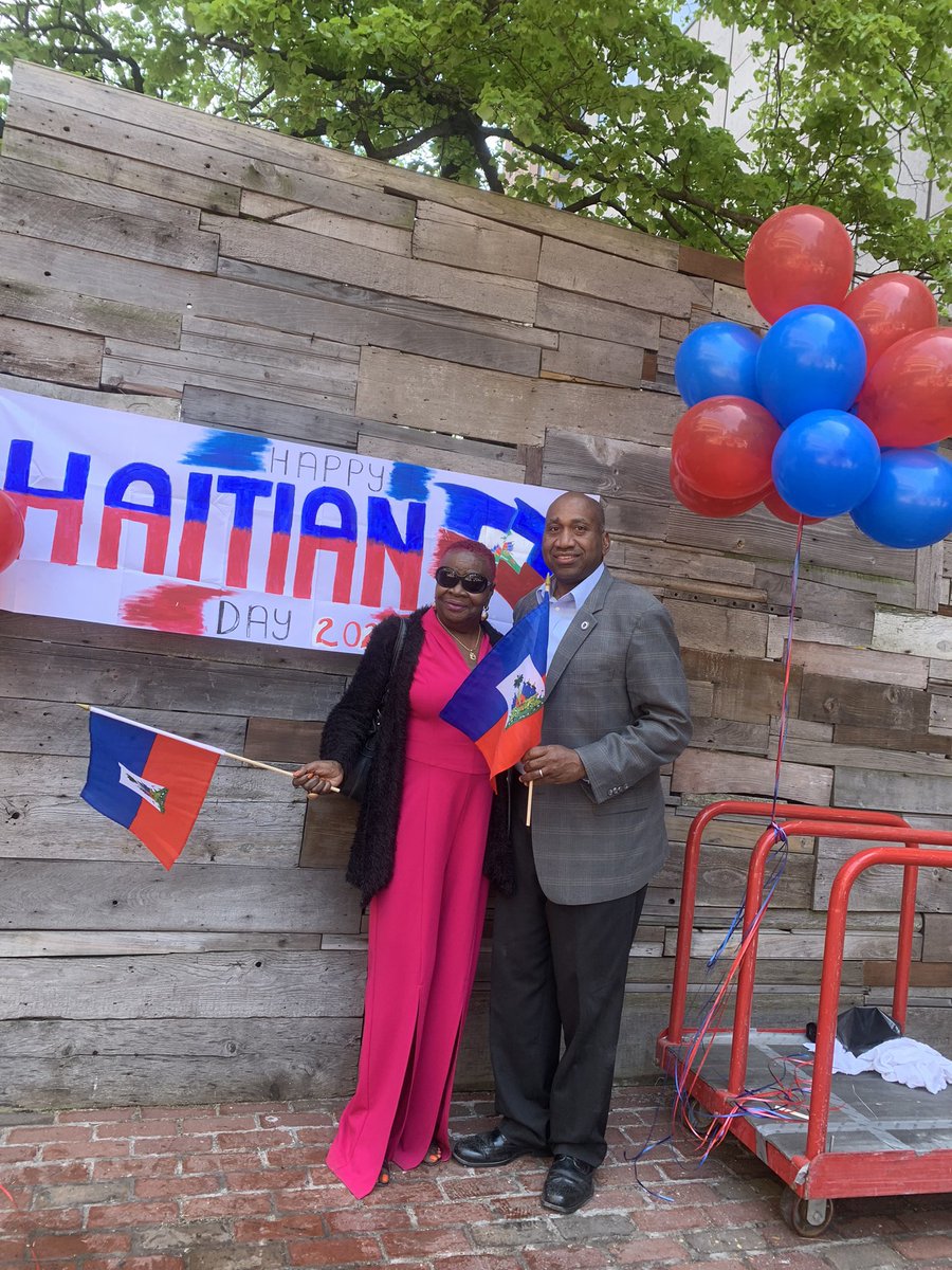 Russell E. Holmes tweet media