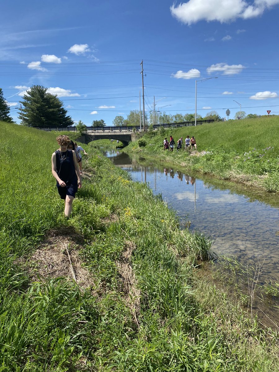 marcmontella's tweet photo. Track cleaning the bike path for the
#nhscommunitycleanup https://t.co/ZnUJaQJ74m