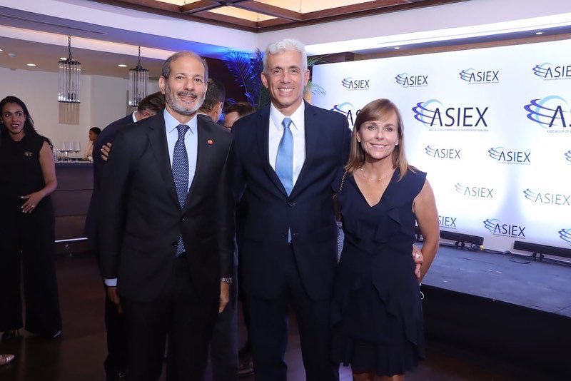 Asiex_RD's tweet photo. Agradecemos a todas las personas que nos acompañaron a celebrar este momento especial. https://t.co/tkhMVulWWD