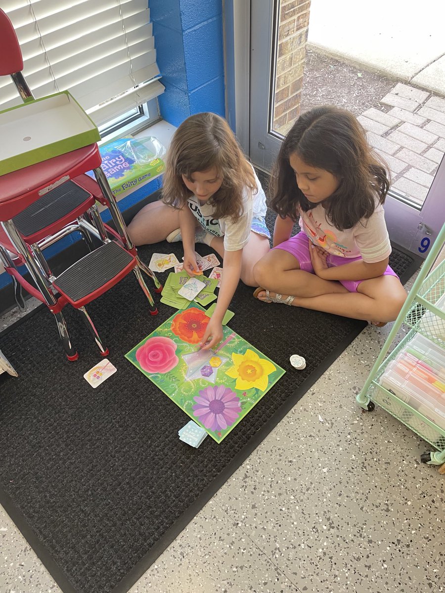 valentoure's tweet photo. It’s board game day today! ⁦@SipleySchool⁩ https://t.co/iKtnCXkHKV