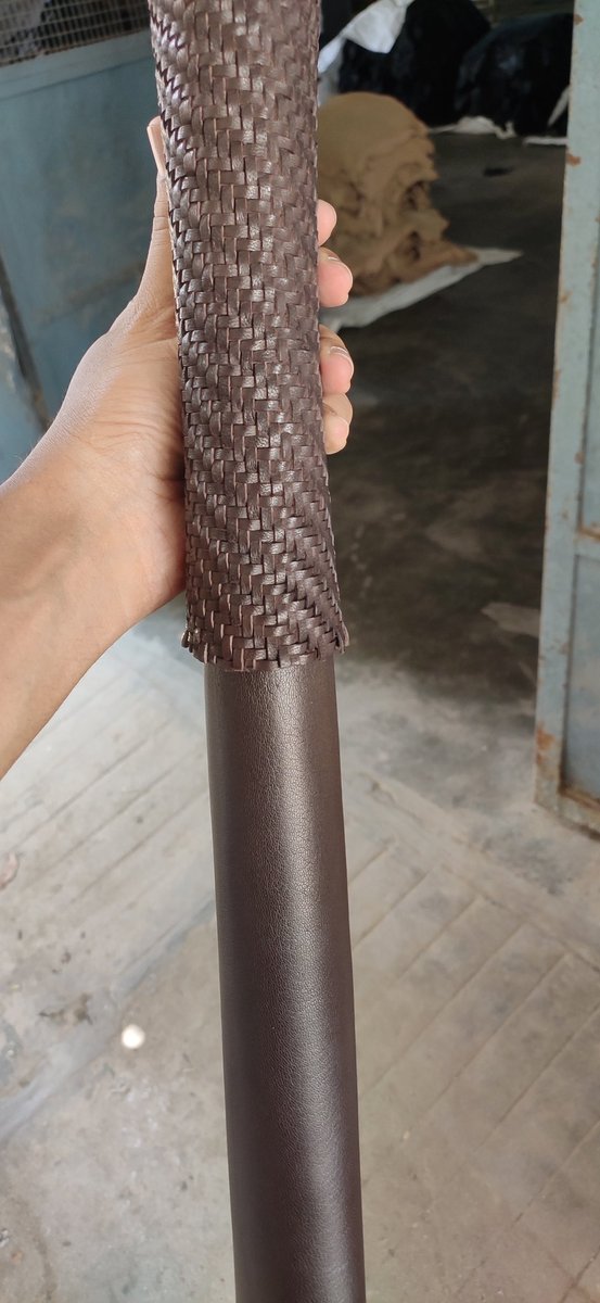 vasacoindia's tweet photo. Leather Leather Leather !!

#leather 
#burnish #sheen #veg
#goat #skin

#mesh #woven #vasaco https://t.co/b9PmbBek5d