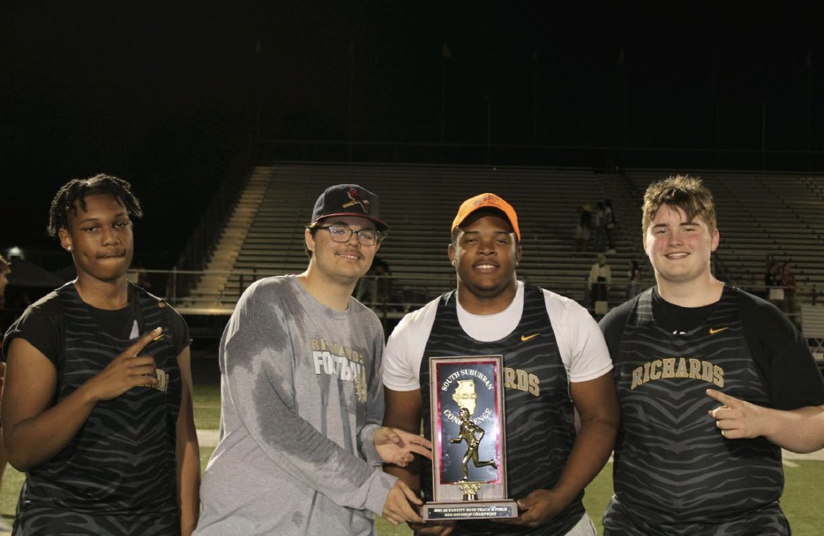 RichardsXctf's tweet photo. Congrats to Senior Mustafa Washington on his🥇finish in Discus at Conference! https://t.co/7tBodEntXj
