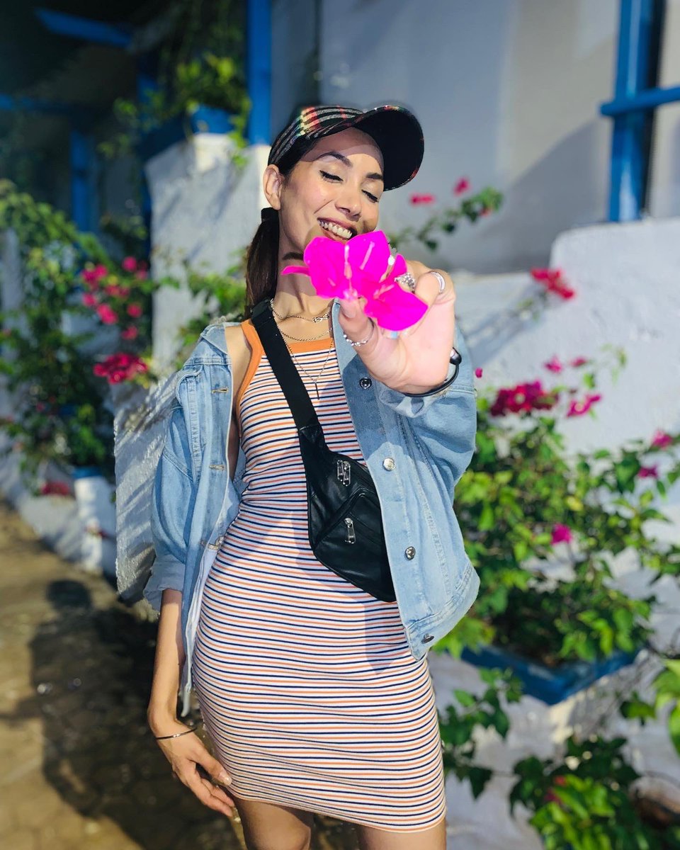 KratikaSRajput's tweet photo. Hey girl I just love to see you like this..!!♥️🦋

#love #Trending #Twitter #kratikasinghrajput https://t.co/FfWyLAbOBq