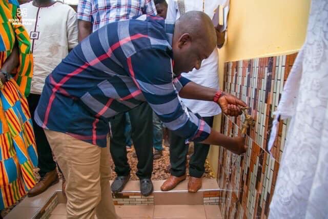 papakwesi_jr's tweet image. Kojo Oppong Nkrumah has really degraded the ministerial position …. A work of an assembly man is now the work of an MP