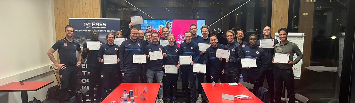Gisteravond hebben wij de <a href="/PASS_Coaching1/">PASS Sports Coach Academy</a>  inhouse Advanced Coaching opleiding afgerond bij <a href="/AFC_Amsterdam/">A.F.C. Amsterdam</a>. Mooi om dit bij deze traditionele vereniging te hebben mogen doen samen met topper Jan van Loon.